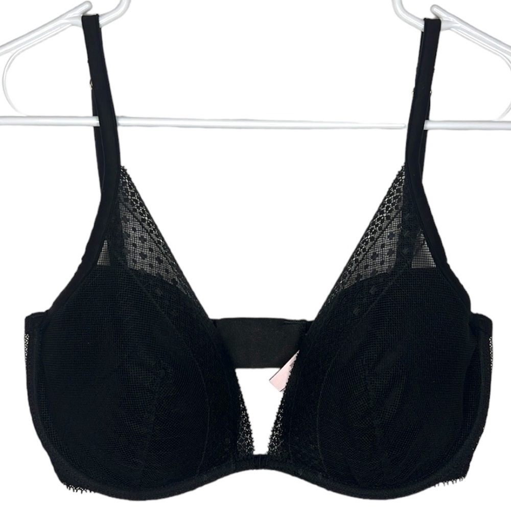 Victoria’s Secret Plunge Solid Black Lace Bra